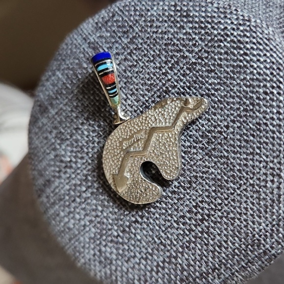 Amazing Vintage Native American Inlaid Bear Pendant 💙🐻💜 - Picture 14 of 16